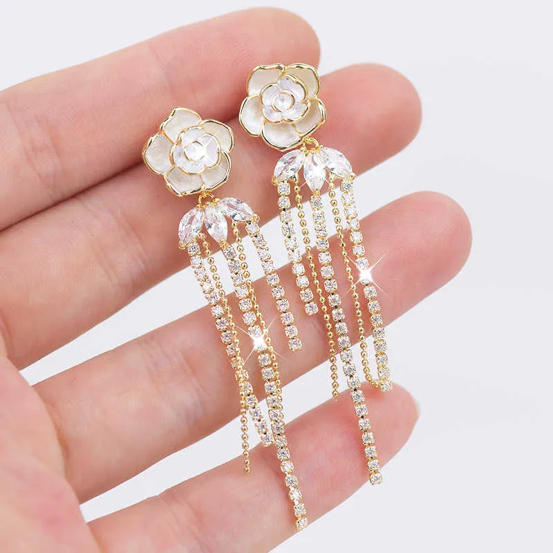 Charm French Romantic Light Luxury Inlay Exquisite Shine Zircon Tassel örhängen för kvinnor Temperament Charm Earring Gorgeous smycken G230320