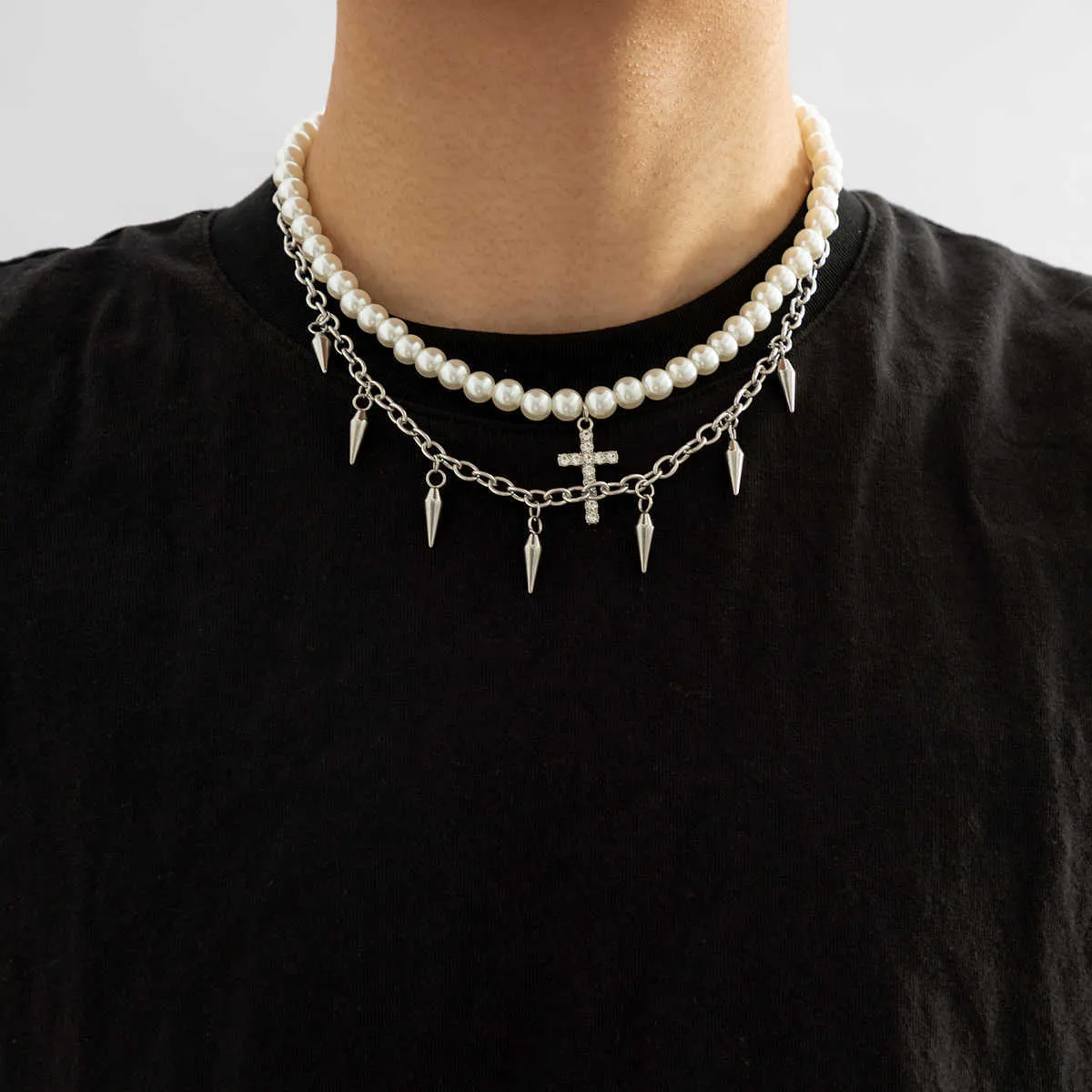 Hanger kettingen punk parel kralen ketting spikescross hanger ketting mannen hiphop gelaagde roestvrijstalen choker ketting set 2022 mode sieraden z0321