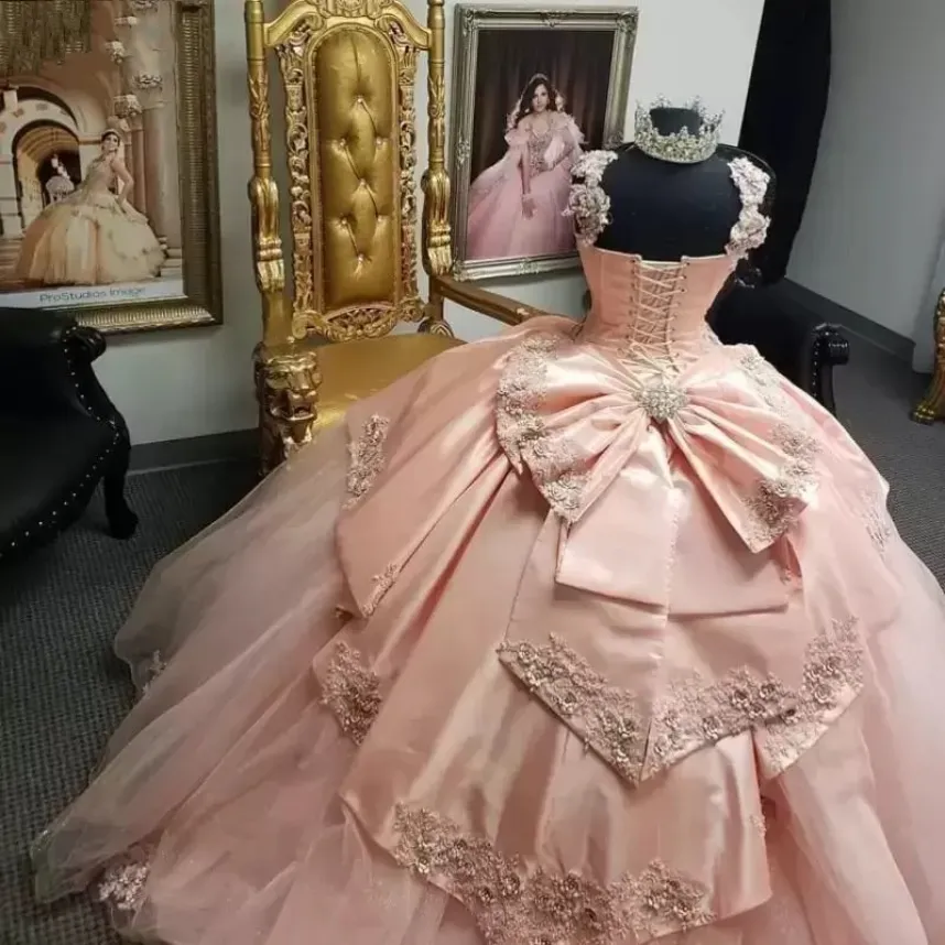 Fora do ombro rosa Quinceanera vestidos Aplicados Bola de bola vestidos de baile doce 16 vestidos vestidos de 15 e noite