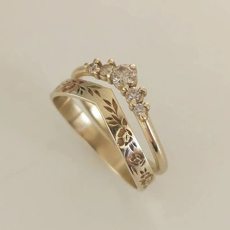 Pierścionki ślubne Śliczne żeńskie małe okrągły pierścionek z cyrkonem Vintage Złota biżuteria Obiec Crystal zaręczyn dla kobiety