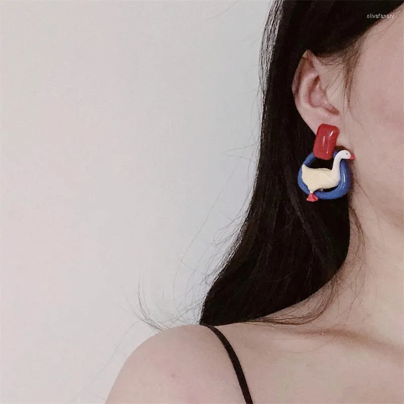 Pendientes colgantes creativos de resina pato divertido hipérbole Animal pendiente geométrico largo para mujer señora moda Anime pendientes Accesorios