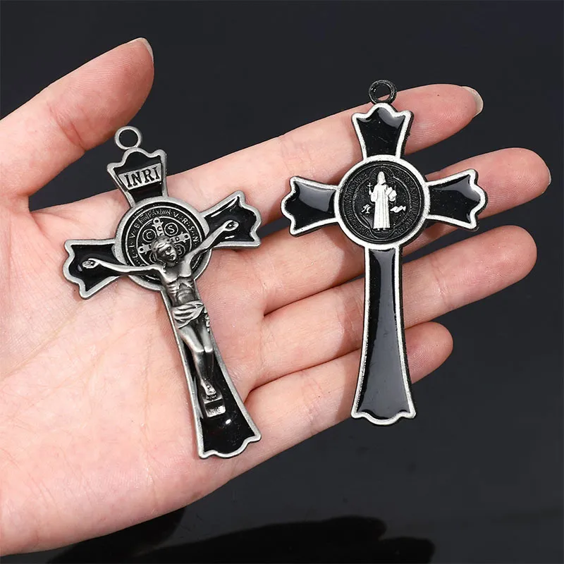 Charms 20pcs Религиозное крест Святой Бенедикт аксессуары Оптовые католические поставки орнамент 75x43 мм 230320