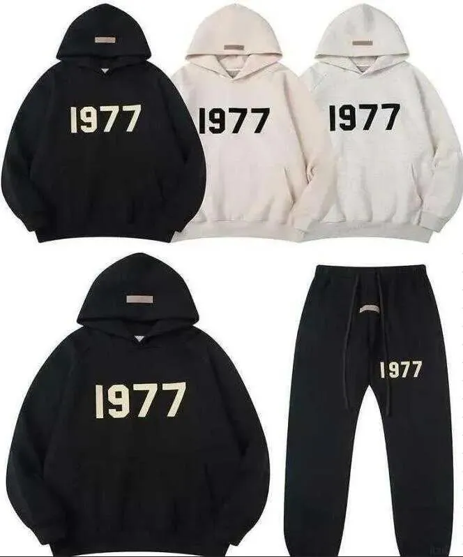 2023 Hoodies de diseñador 1977 Sweinshirts para hombres de High Street Sweins Bandie Essentials con capucha para hombres Fog dios del miedo Tamaño de flujo de hilo múltiple EUR S-XL
