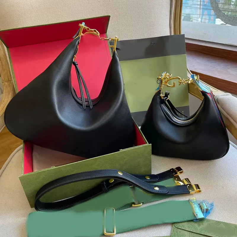 Şaşırtıcı lüksler tasarımcıları omuz çantaları koltuk altı koltuklu eyer çanta messenger kadın totes moda çanta klasik çapraz debriyaj çantası cüzdan tüyü