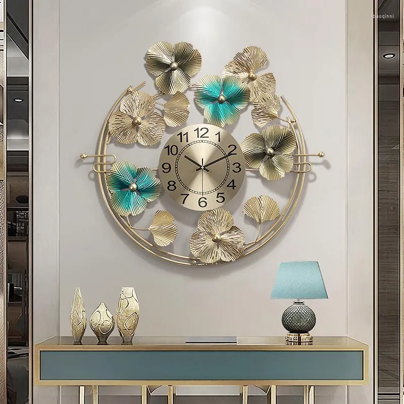 Horloges murales de luxe en forme de trèfle décoratif horloge ronde salon en fer forgé Art montre ménage TV fond décoration