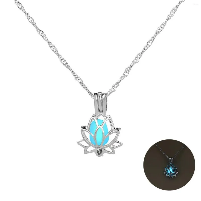 Chains Crystal Hollow Luminous Necklace Out Women Fashion Pendant Flower Necklaces Tie For Bulk