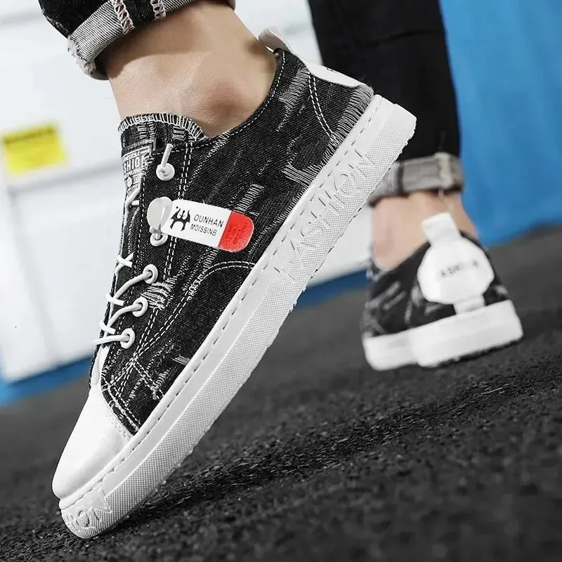 Men s Blue Canvas Sneakers Fashionable Anti odor Slip on Loafers for Jeans Denim