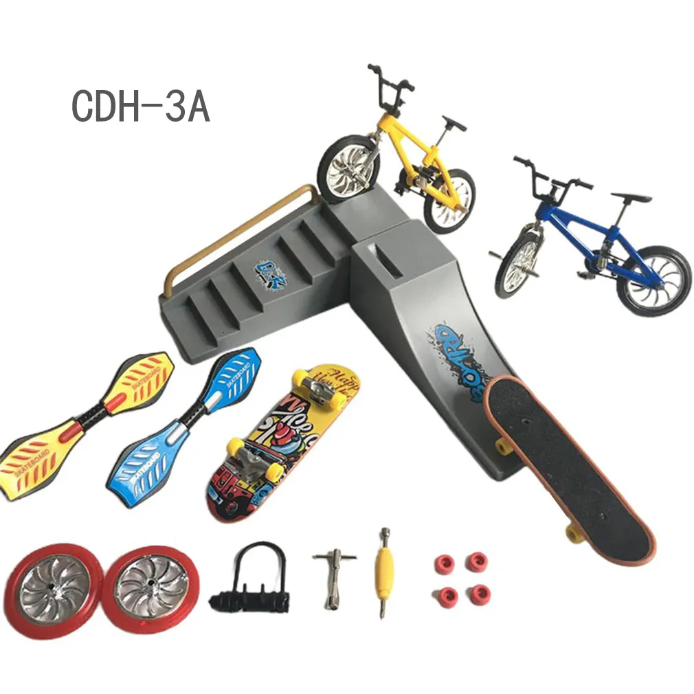 Waysroma Finger Skateboard Rampe 20PCS avec Mini Accessoires de Sport, Skatepark Kit avec Skateboards à Doigts, Patins, Vélo, Touches de Scooter, Mouvement du Bout des Doigts Waysroma Finger Skateboard Rampe 20PCS avec Mini Accessoires de Sport, Skatepark Kit avec Skateboards à Doigts, Patins, Vélo, Touches de Scooter, Mouvement du Bout des Doigts