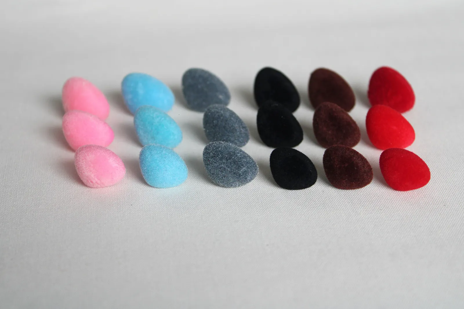 Doll Accessories 50pcs 12mm 15mm 18mm 20mm 22mm 24mm 26mm pinkredblackbrown gray blue flocking Triangular safety toy nose with soft washer 230322