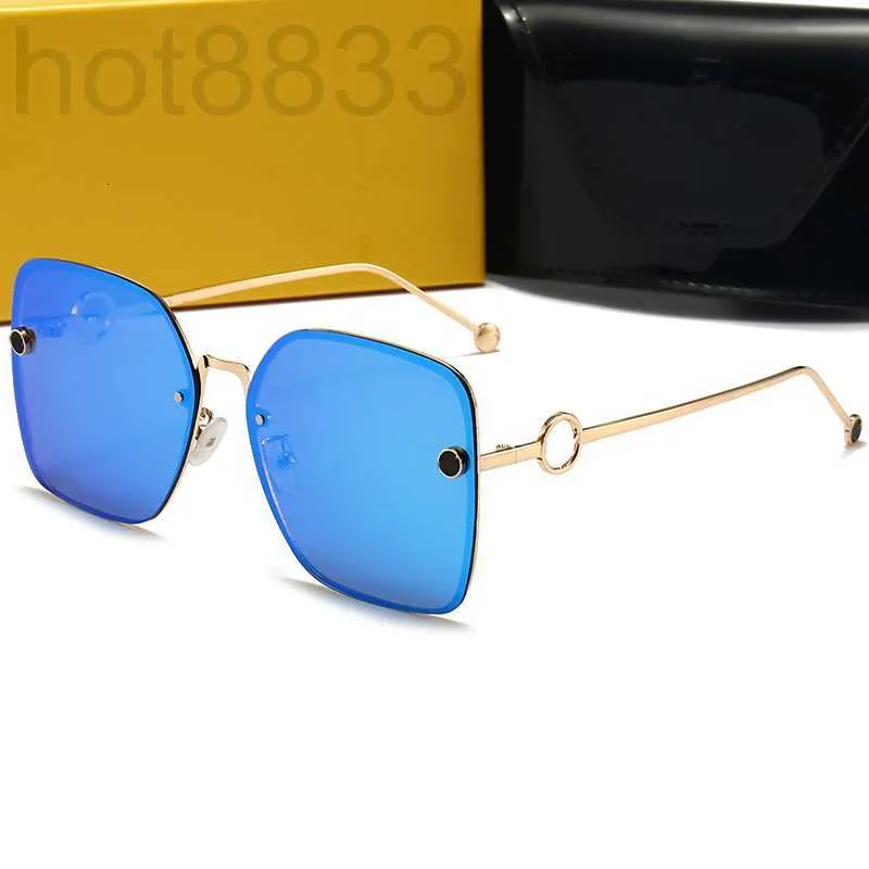 Gafas de sol Diseñador Nueva Moda Marco grande Polarizado Película de color de las mujeres Gafas de sapos de moda 0294