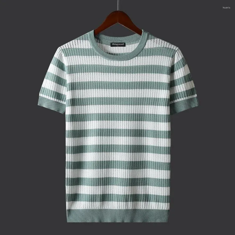Męskie koszule 2023 Summer Mode Mode Striped Ice Silk T-shirt Men Casual okrągły koszulki Mężczyzna Slim Fit Tops Buts B79