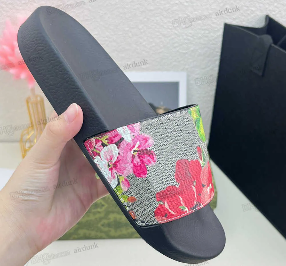 Ciabatte Firmate Pantofole Da Donna Da Uomo Sandali Estivi Scivolo Da Spiaggia Piattaforma Piatta Sandali Da Donna Scarpe Da Bagno La Casa Gu Infradito Causale A Righe Van Price DHgate