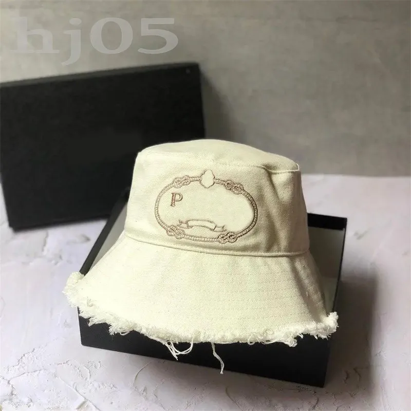 Düz renkli lüks şapka bayan moda tasarımcı kapağı yuvarlak yaz ağzı açık havada seyahat güneşlik casquette siyah mektup nakış kovası şapkaları kadınlar için pj052 c23