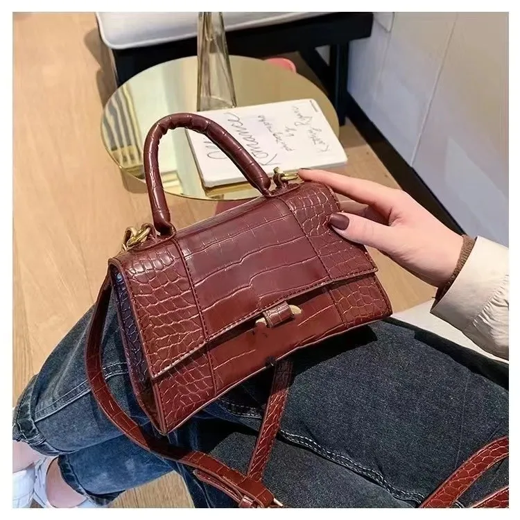 2023 Bolsas de compras para mulheres bolsas de moda feminino Totes ombro de ombro de ombro de lua de lua de luxo de luxo de couro genuíno clássico Carteiras de bolsa retro manusear crocodilo marrom quadrado