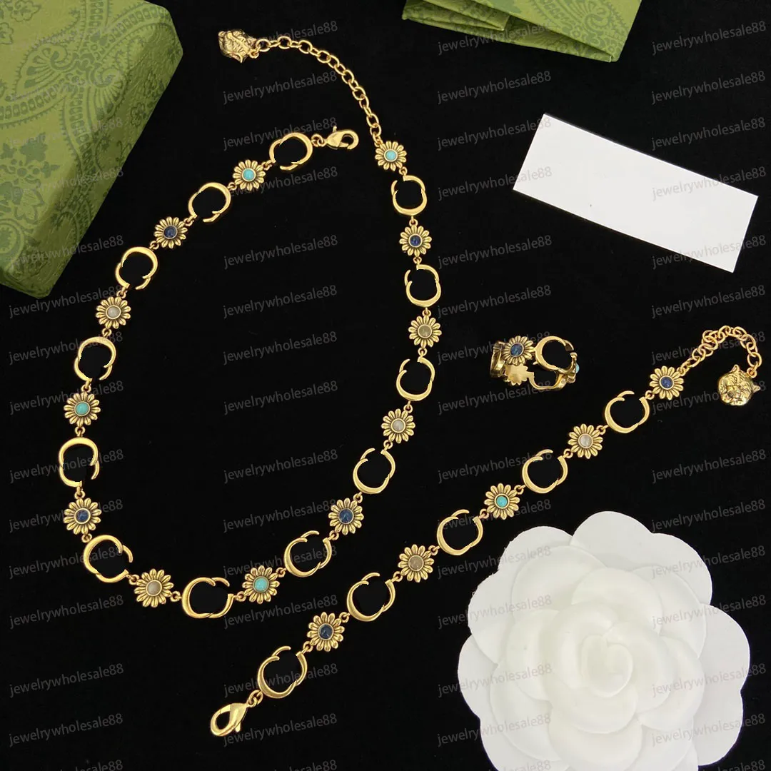 Luksusowe antyczne złoto plisowane chokers Naszyjka szykowna designerska bransoletka podwójna litera ma biżuterię na pieczęć