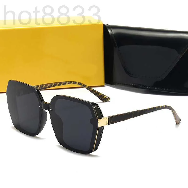 Solglasögon designer Samma nya typ av polariserad för kvinnor ovala mode casual körglasögon 6167