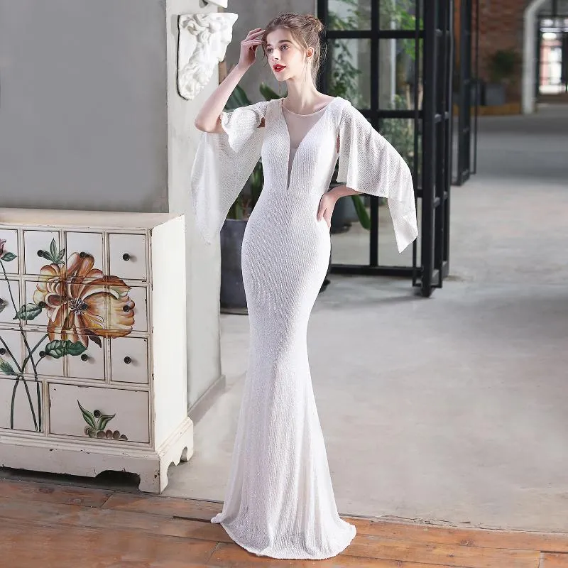 Robes de fête blanches élégant bodycone sirène robe de luxe paillettes luxueur luxuelle pour les femmes v cou de cou cocktail à manches mi-manches habitants