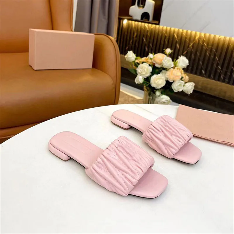 Brand women's Slippers premium leather fashion all-match casual flat women's Sandals Comfortable beach shoes size 35-43