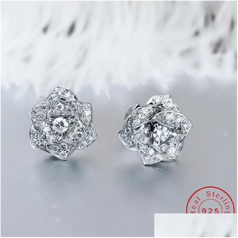Stud Flower Diamond Earring Real 925 Sterling Sier Jewelry 24K Gold Engagementörhängen för kvinnor Bridal Party Gift Drop Deli Dhs5m