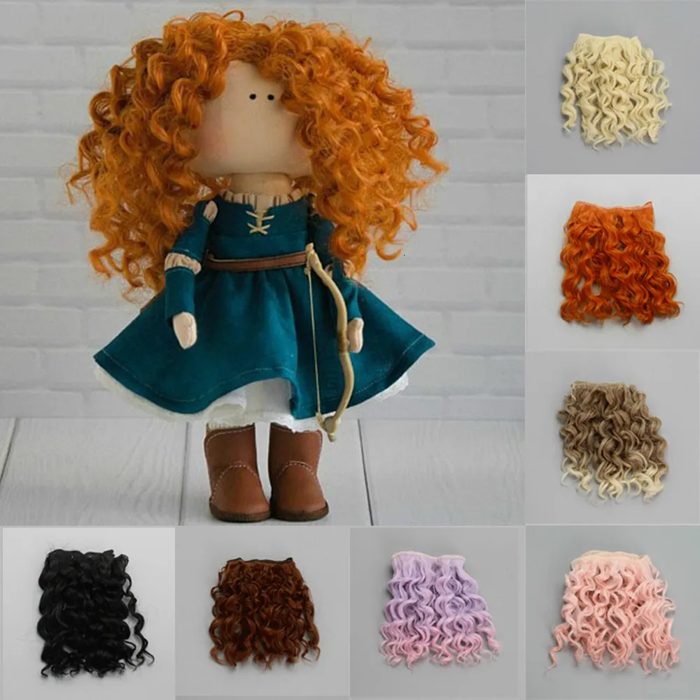 Accessoires de poupée 15100cm Extensions de cheveux bouclés à vis de haute qualité pour toutes les poupées DIY Perruques Résistant à la chaleur Fibre Trames jouets 230322