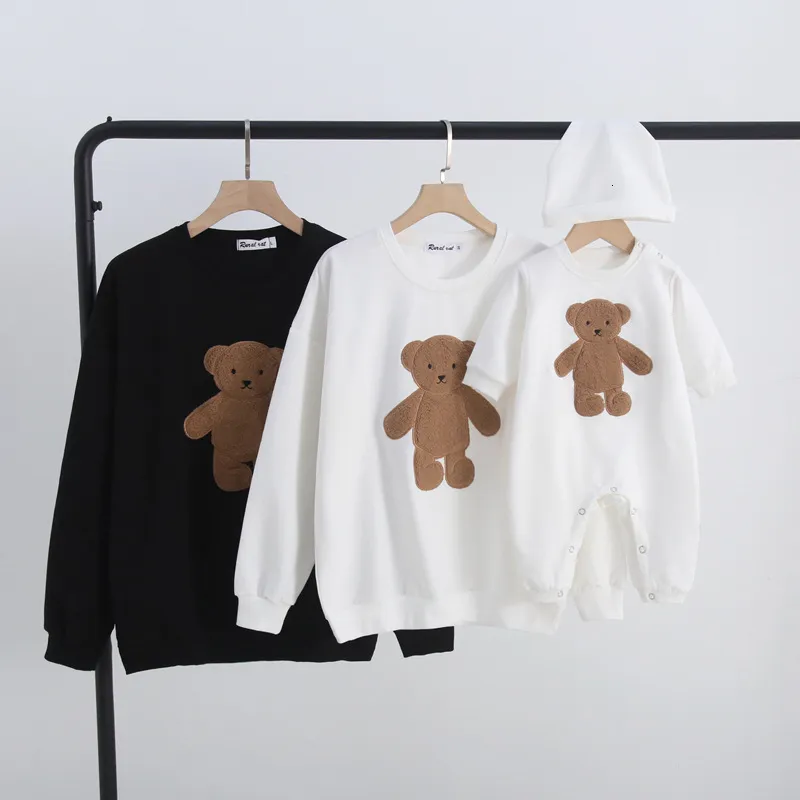 Famille Matching Tenues Vêtements d'automne d'automne Sweater dessin animé Bear Père fils Mère fille Long Manche à manches longues Baby Birthday 230322