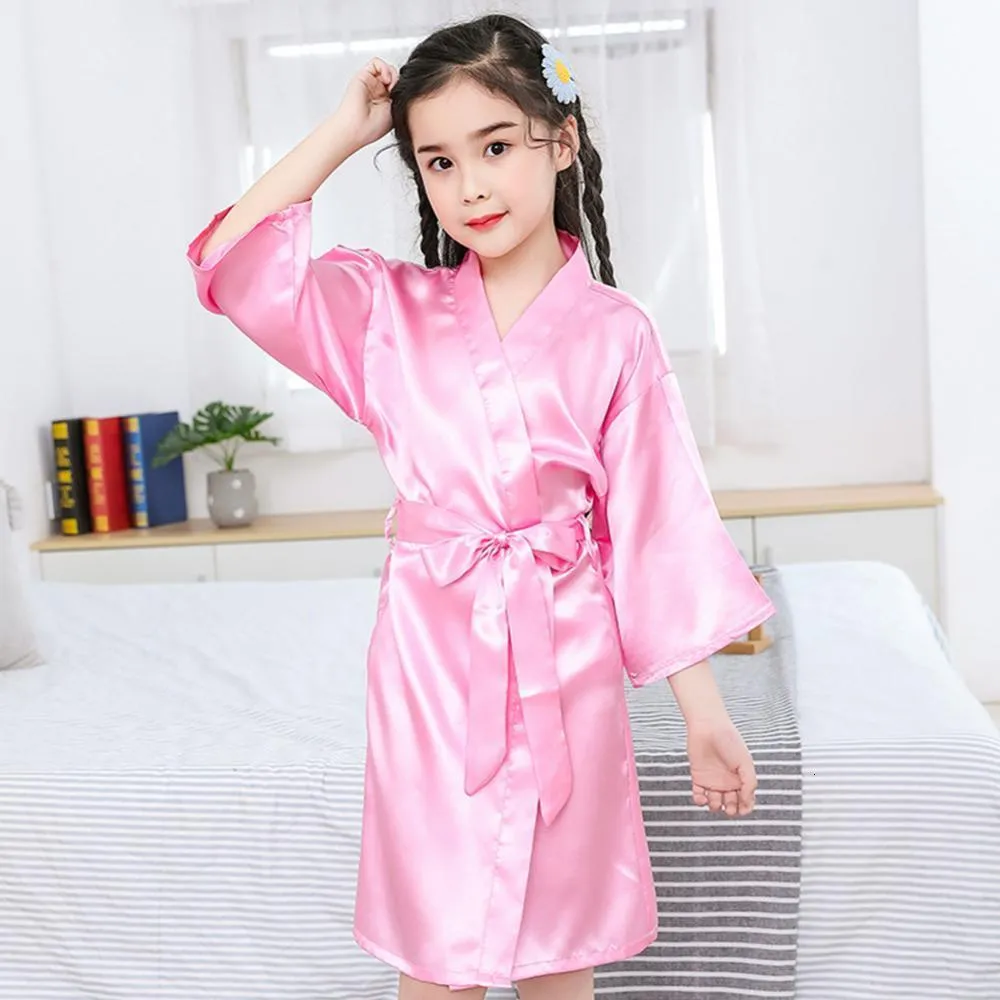 Pajamas Summer Girls Silk Robe Couleur Couleur Childrens Softs Kids Bathrobe Satin Teenage 230322