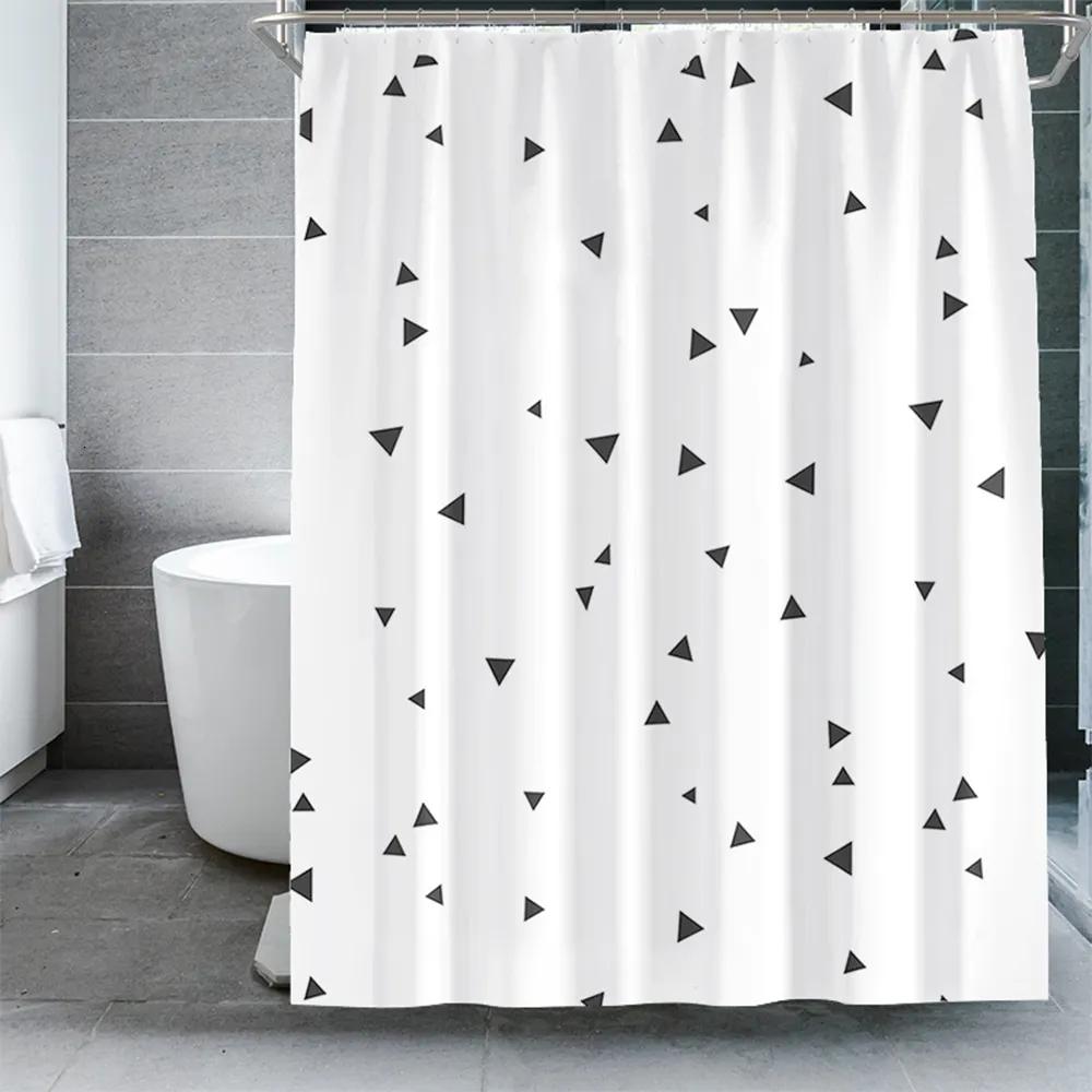 Rideaux de douche fond blanc triangle imprimé rideau de douche lavable en machine rideau de bain rideau en tissu imperméable pour salle de bain décor à la maison 230322