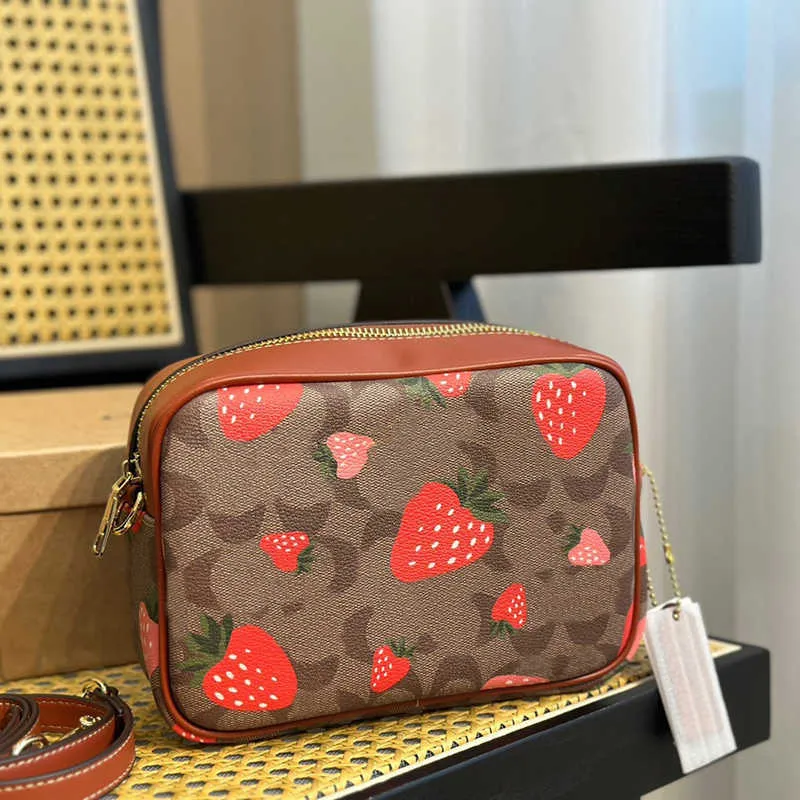 Umhängetasche Tragetaschen Designer-Handtasche Damen Snapshot Kameratasche Vintage Strawberry Leather Lady Crossbody Luxury Bags Beach Purses 230329