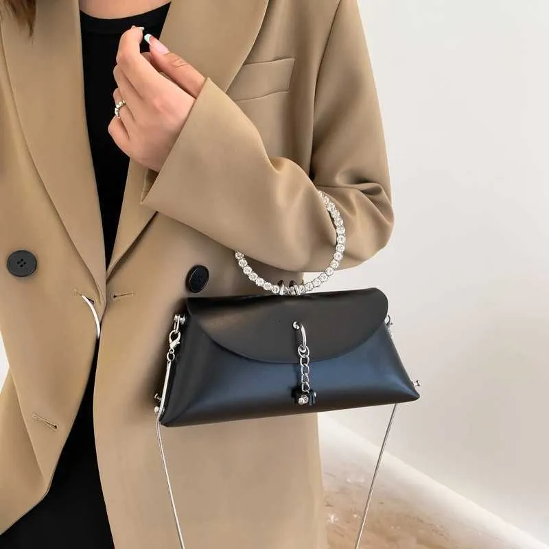 Handväska axel kvinnor läder handväska för lyx klaff märke små design väskor mini mode kopplingar crossbody messenger väska