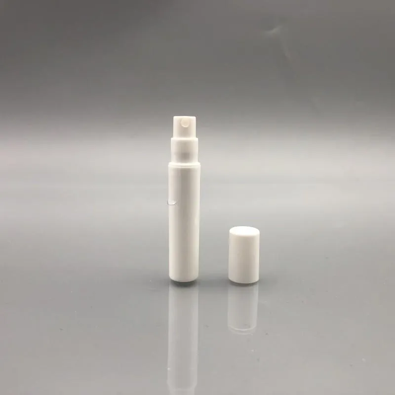 3 ml/3Gram Refilleerbare plastic spray lege fles mini kleine ronde parfum etherische olie verstuiver container voor lotionhuid zachter