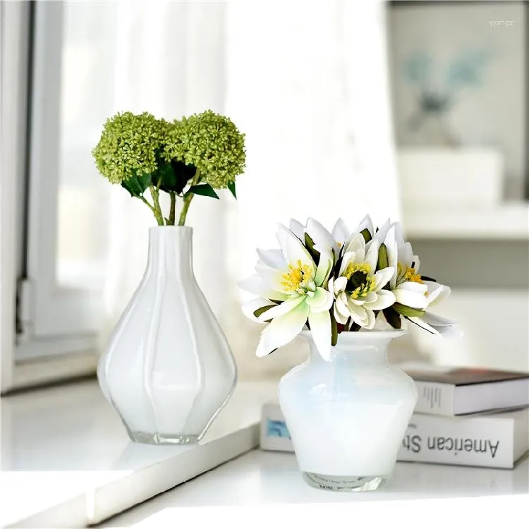 Wazony proste nowoczesne białe małe, świeże stół do jadalni szklany wazon suchy kwiaty wyświetlacz kreatywne ozdoby
