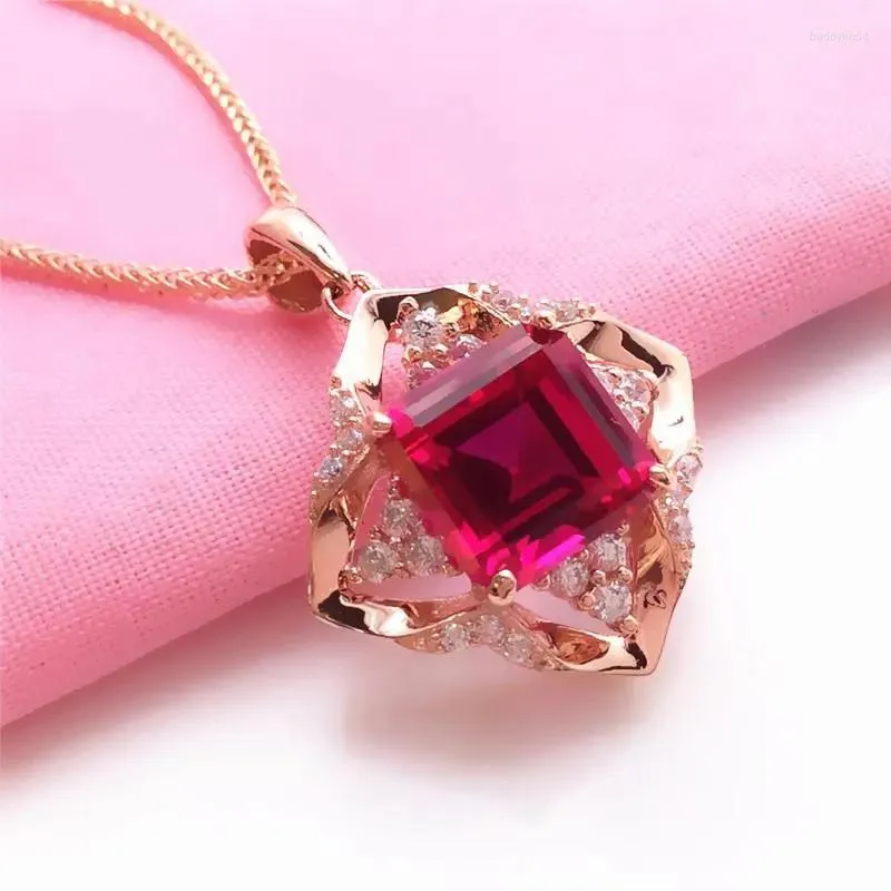 Łańcuchy Kreatywne 585 Purple Gold Naszyjnik dla kobiety Plane 14K Rose Inkrustowany Rhombus Ruby Wiselant Exquipite Wedding Jewelry