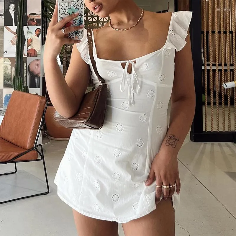 Sıradan elbiseler y2k peri peri çiçek desen beyaz elbise bağ yukarı kare yaka fırfırlar kayış ince fit bodycon kadınlar vintage backless mini