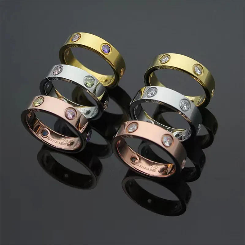 2023 New Charming Crystal Couple Ring Love Luxury Color Diamond Titanium Steel Ring 18k Gold Designer Ring