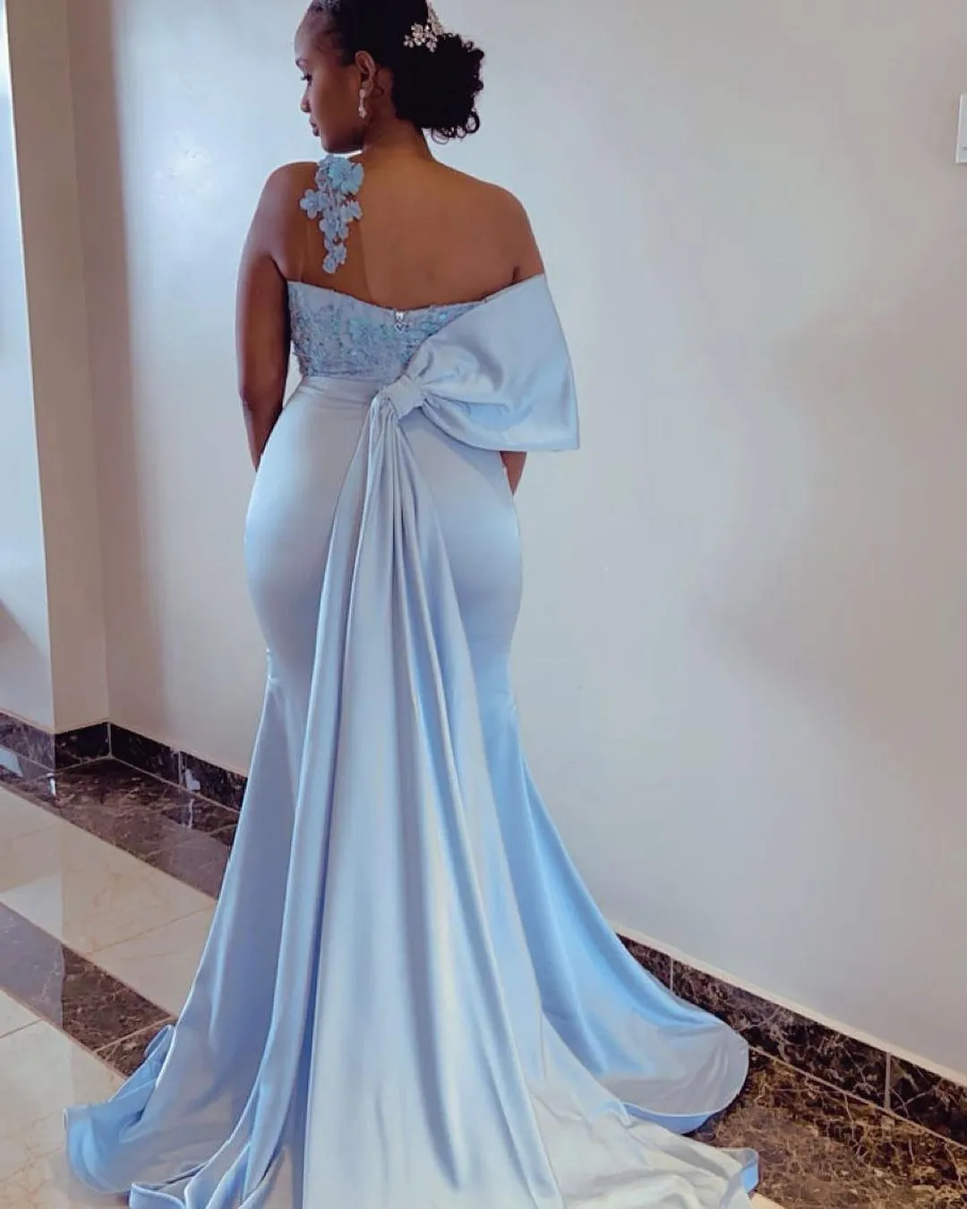 Light Blue Mermaid Bridesmaid Dresses Elegant One Shoulder Sleeveless 3D Flowers Appliques Plus Size Women Wedding Party Gowns With Bow Back Custom Made