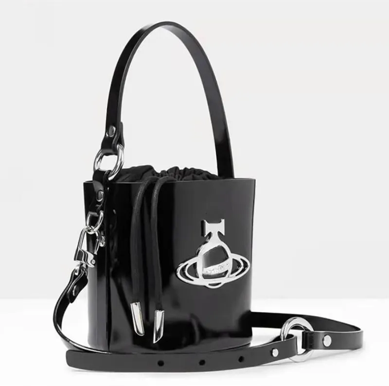 Wroby dla kobiet małe patentowe skórzane czarne torba crossbody Saturn Buckle