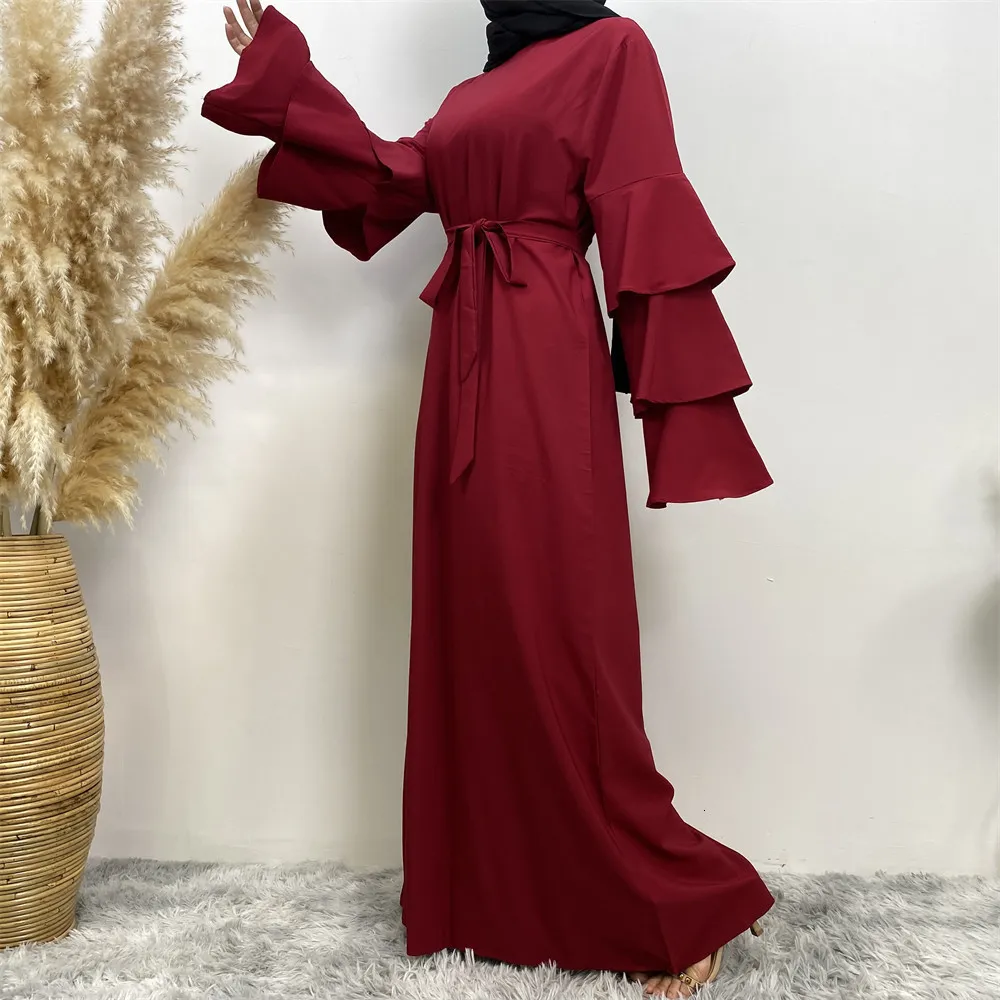 Etnisk klädkvinna Muslimsk Ababya Satin Dres Abaya Elegant Dubai Turkiet Arabiska islamiska kaftan Saudiska Chiffon Simple Dress 230324