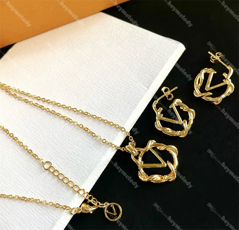 Vintage Clover Gold Necklaces Designer Golden Earrings Vine Pattern Jewelry Sets For Women Birthday Gift