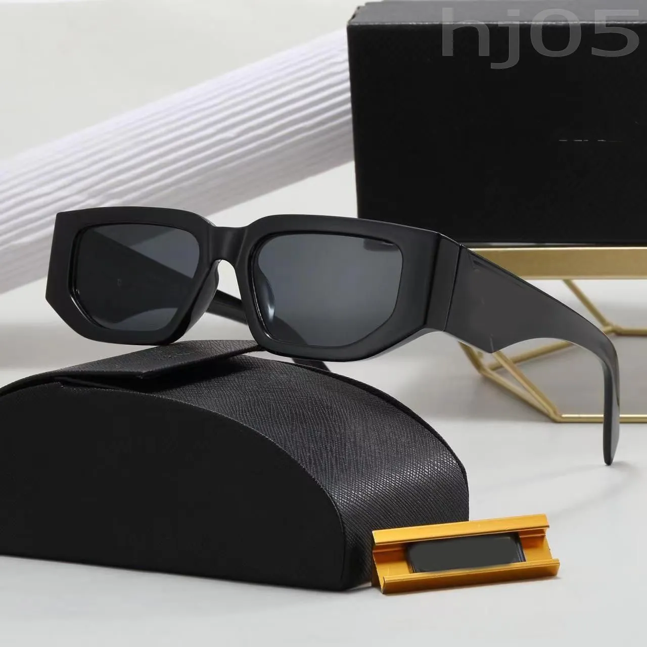 Black triangle cheap sunglasses