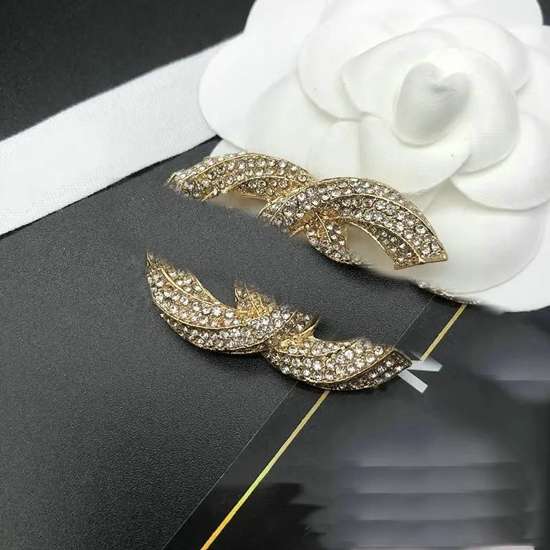 Famous Design Brand Luxurys Desinger Brooch Women Rhinestone Pearl Letter Brooches Pin Fashion Jewelry Accessories