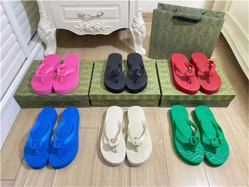 2023 designer de moda senhoras marca flip flops simples chinelos jovens sapatos mocassim adequados para primavera verão e outono hotéis praias outros lugares