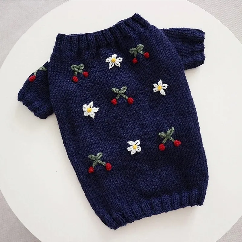 Dog Apparel Embroidered Lily Dog Clothes Pet Knit Sweater Poodle Pullover Puppy Warm Winter Clothes Bichon Christmas Gift Bipod 230323