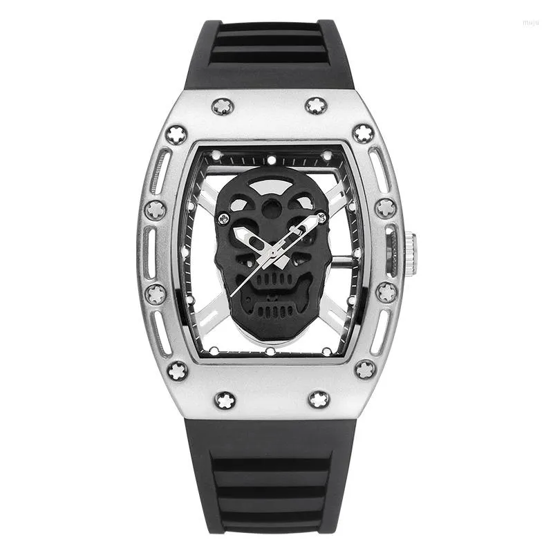 Orologi da polso Moda Hollow Skeleton Skull Orologio al quarzo da uomo Orologi luminosi Set intarsiato con diamanti Cinturino in silicone Orologio Relogio Maschile