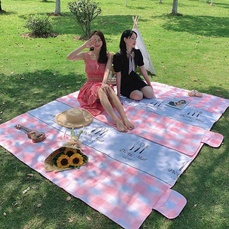 Buitenpads Outdoor Camping Supplies Picnic Mats Ins Wind verdikte matten draagbare lente -uitje gazon matten vochtbestendig matten J230324