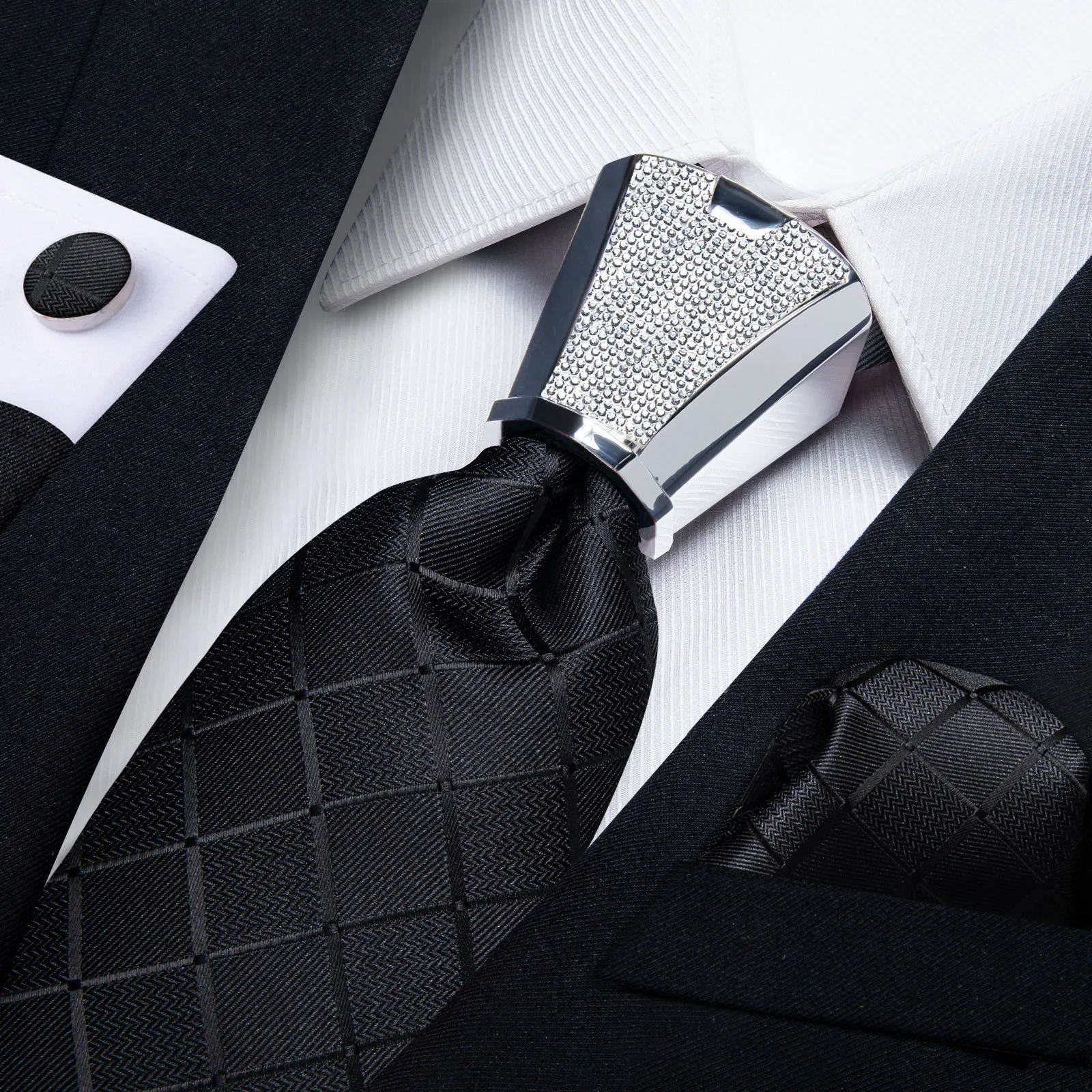 Set di cravatte DiBanGu Business Plaid Nero Solid Luxury Elegante Cravatte di seta per uomo Designer Tie Buckle Fazzoletto Gemelli Accessorio da sposa 230324