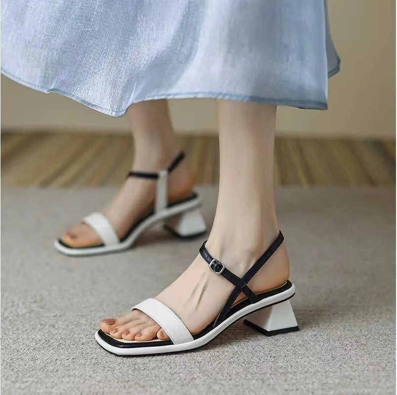 Nxy Sandals Summer Women Sandals Color Matching Square Toe Buckle Mid Block Heel Females Slippers Fashion High Quality Cozy Lady Shoe 230322