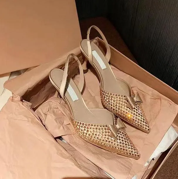 MIU Women Full Diamond Cat Obcing Buty i sandały Kokarne dhinestones dziewczyna