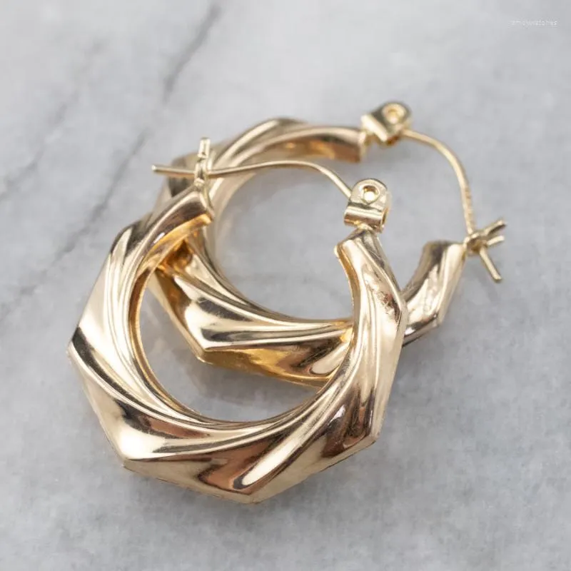 Dingle örhängen klassisk metall guld färg hand snidning vriden mönster enkel trendiga bågsmycken