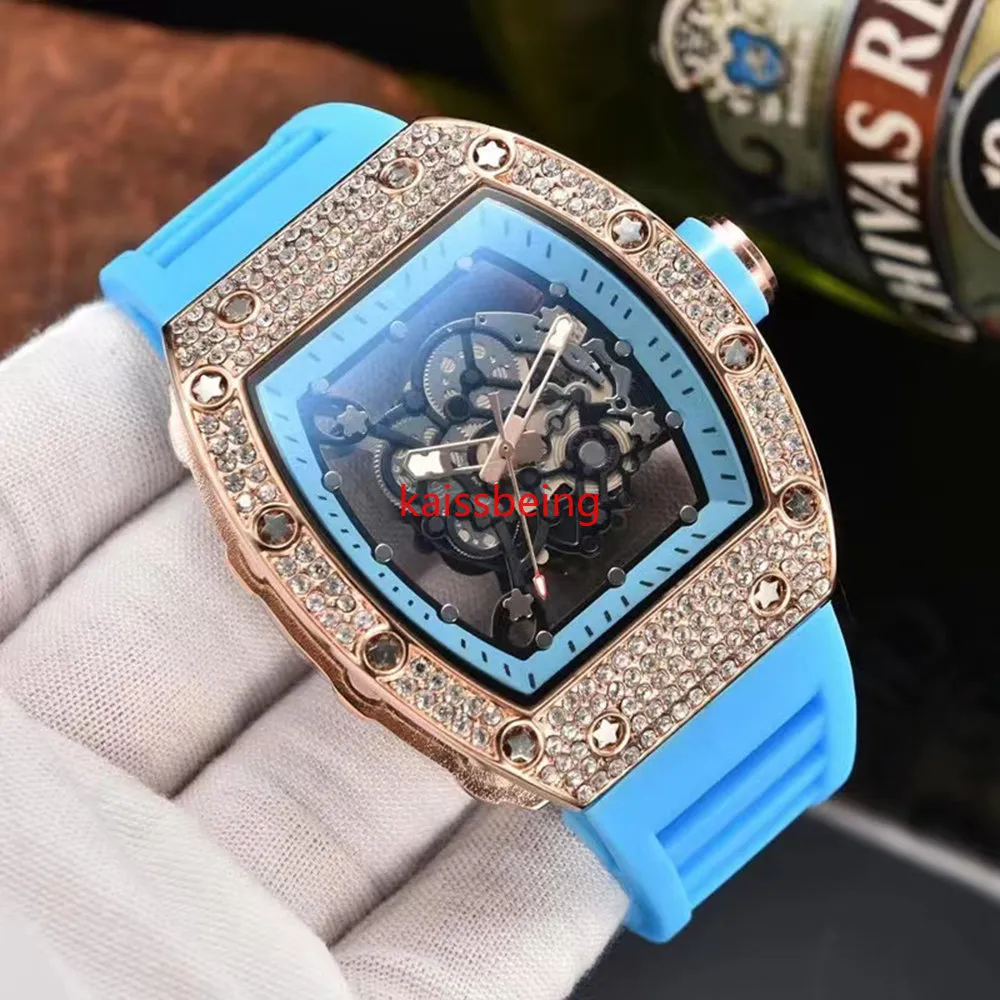 Ny 2023 med Diamond Men's Watch Sports Leisure Women's Watches Hollow-out Dial Design Silicone Quartz Watch Factory Sales Des