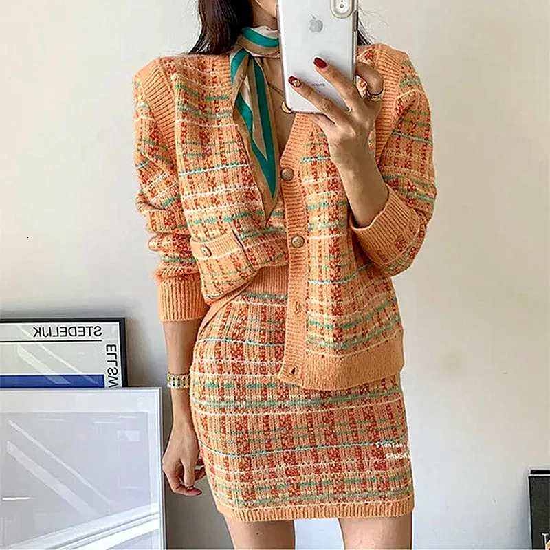 Deux Pièces Robe 2 Pc Printemps Automne Cardigan Tricoté Style Coréen Chandails Tops Orange Plaid Lâche Chandail Et Jupes Costumes Ensembles SY047 230324